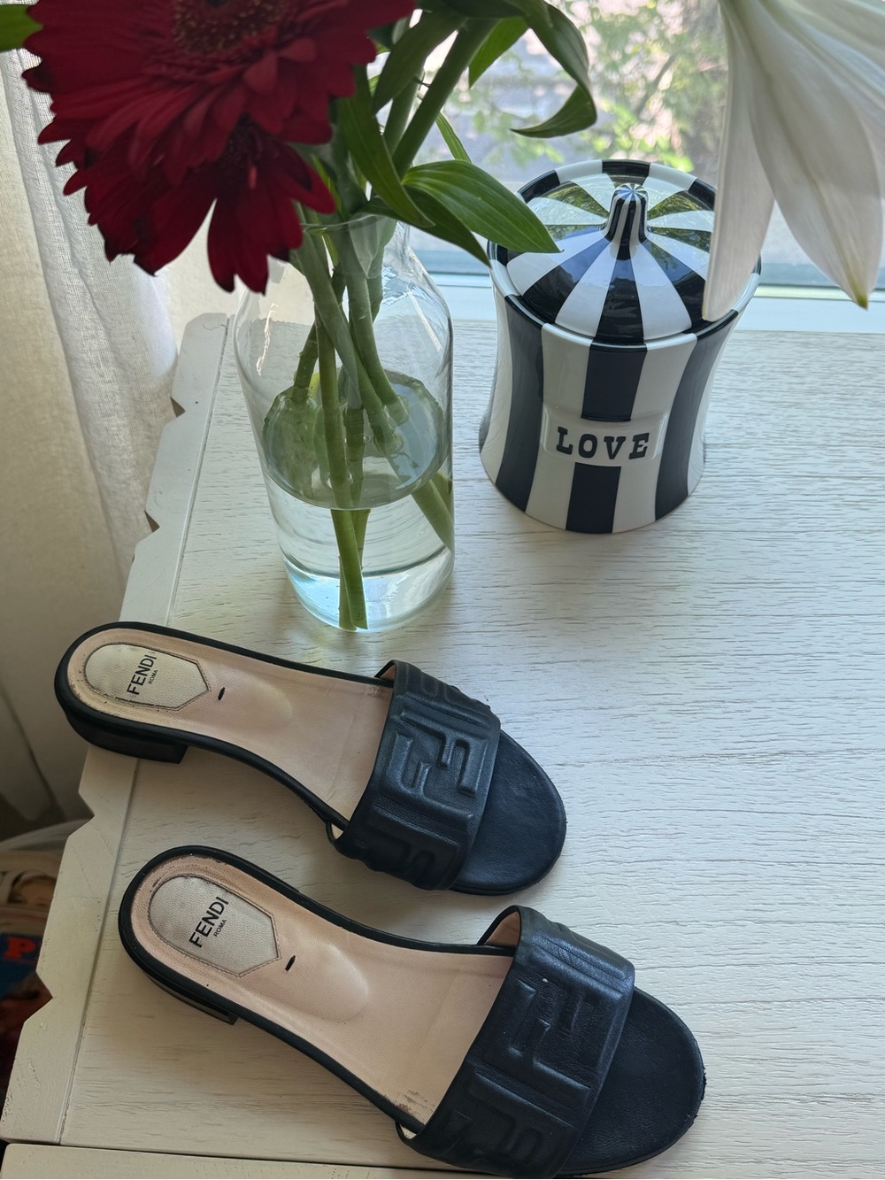 Fendi black calfskin FF logo slide sandals size 38